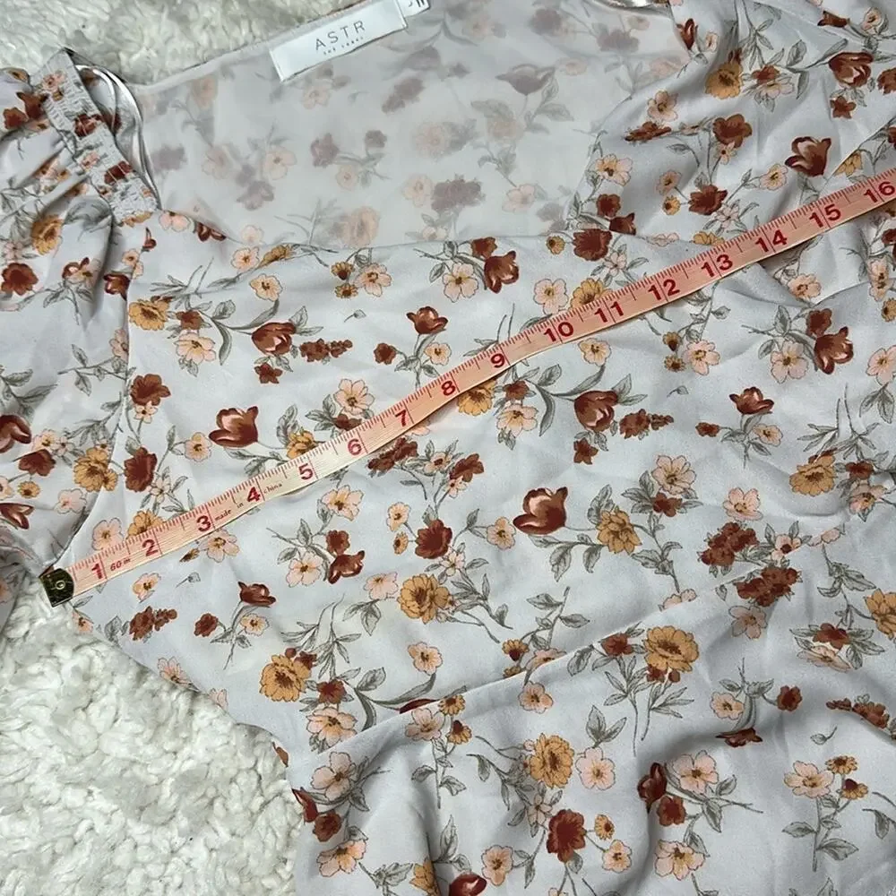 Astr The Label Puff Sleeve Wrap Blouse Floral Girly Cottagecore C2